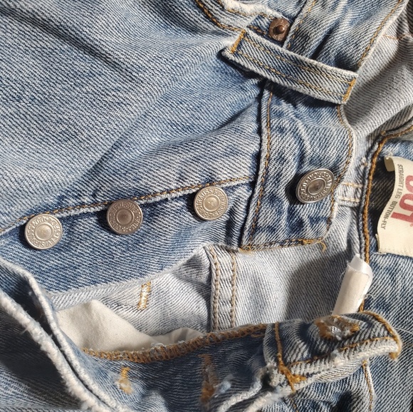 Vintage distressed Levi's 501 jeans - Picture 5 of 8